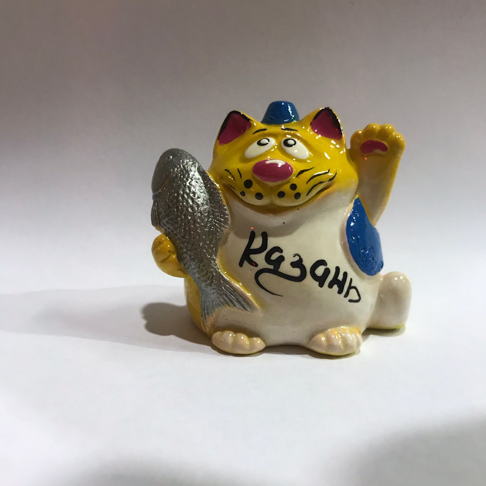 Кот с рыбкой Казань 5см (синий)