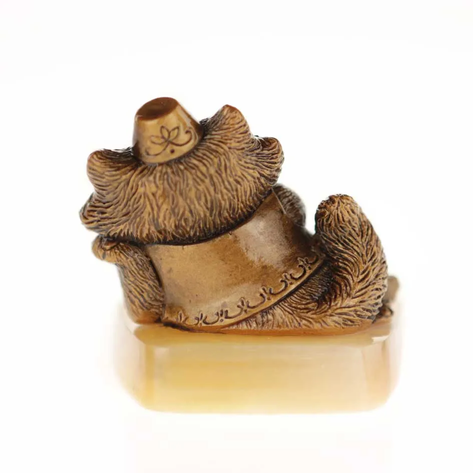 Кот на селените с пиалой Казань