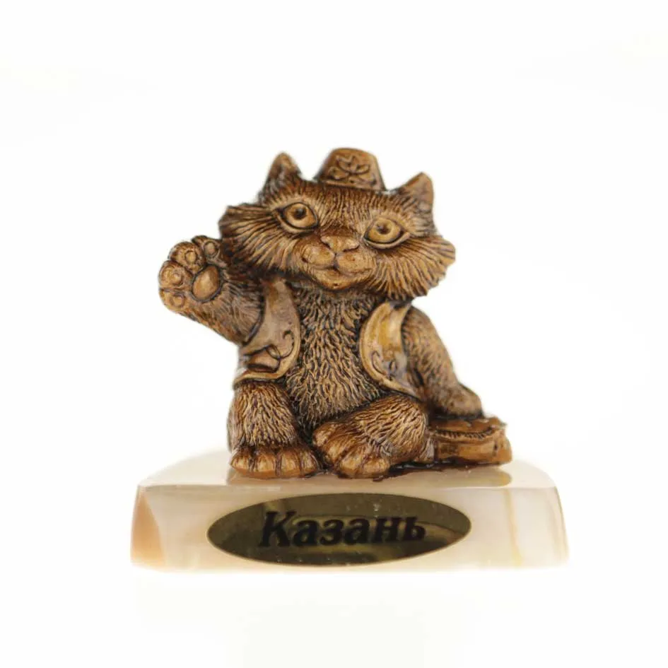 Кот на селените приветливый Казань